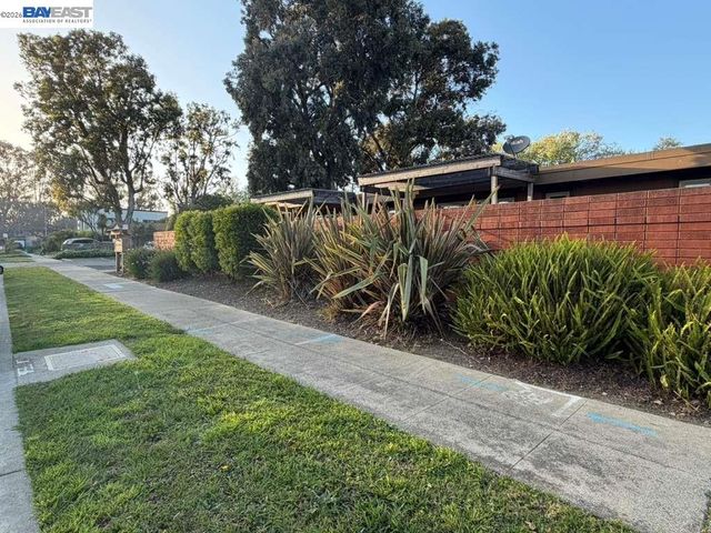 5212 Creely Ave, Richmond, CA 94804