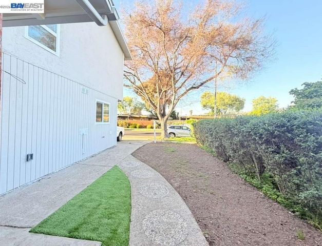 5212 Creely Ave, Richmond, CA 94804