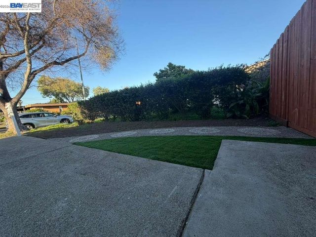 5212 Creely Ave, Richmond, CA 94804