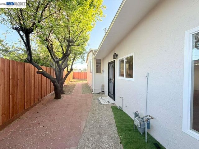 5212 Creely Ave, Richmond, CA 94804