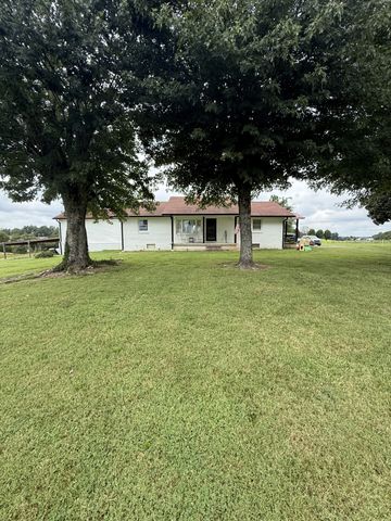 1487 Boyd Rd, Lafayette, TN 37083