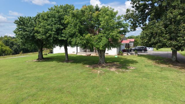 1487 Boyd Rd, Lafayette, TN 37083