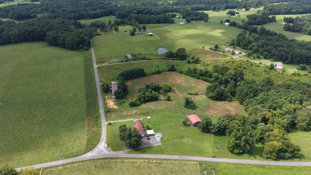 1487 Boyd Rd, Lafayette, TN 37083