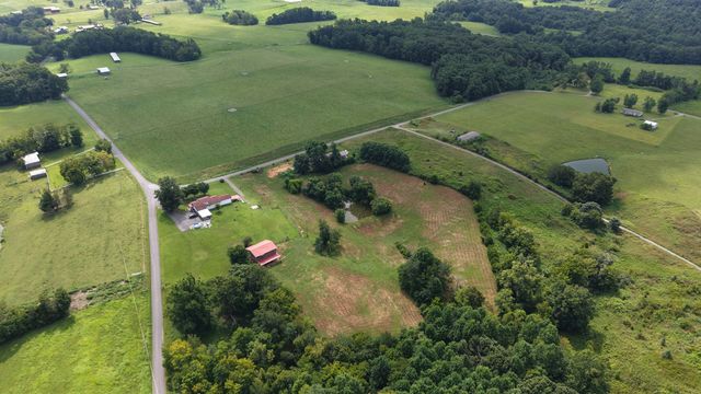 1487 Boyd Rd, Lafayette, TN 37083