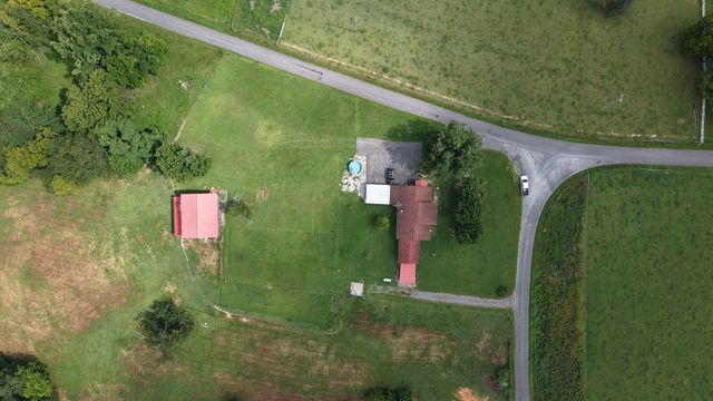 1487 Boyd Rd, Lafayette, TN 37083