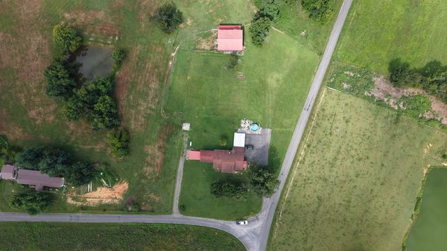 1487 Boyd Rd, Lafayette, TN 37083