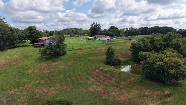 1487 Boyd Rd, Lafayette, TN 37083