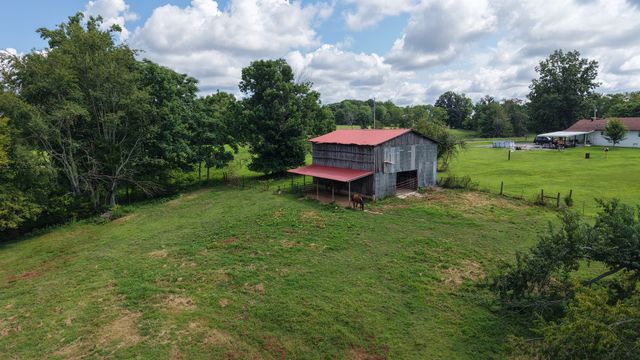 1487 Boyd Rd, Lafayette, TN 37083
