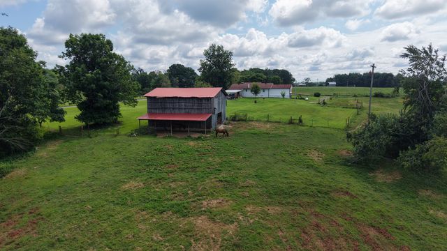 1487 Boyd Rd, Lafayette, TN 37083