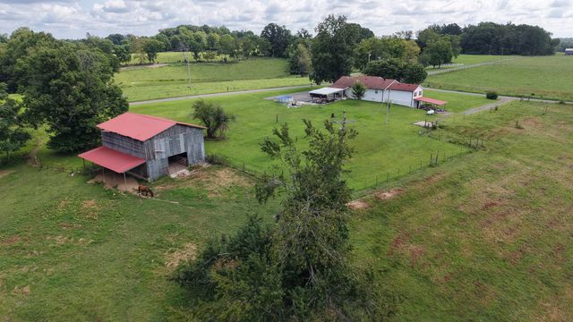 1487 Boyd Rd, Lafayette, TN 37083