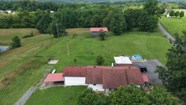 1487 Boyd Rd, Lafayette, TN 37083