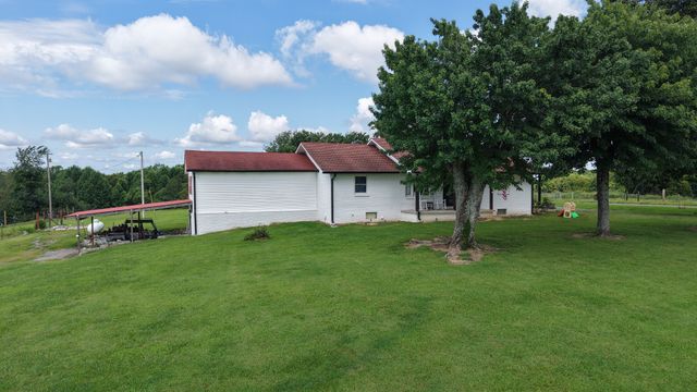 1487 Boyd Rd, Lafayette, TN 37083