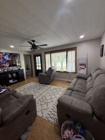 1487 Boyd Rd, Lafayette, TN 37083