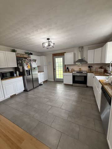 1487 Boyd Rd, Lafayette, TN 37083