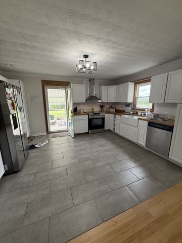 1487 Boyd Rd, Lafayette, TN 37083