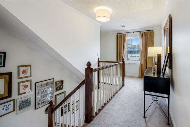 8386 CREEK BRIDGE DR, Germantown, TN 38138