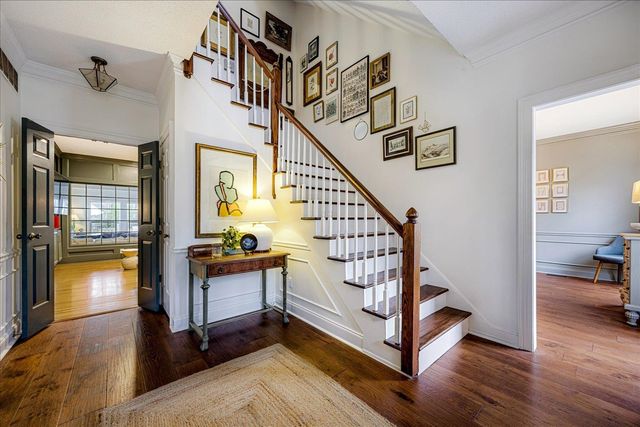 8386 CREEK BRIDGE DR, Germantown, TN 38138