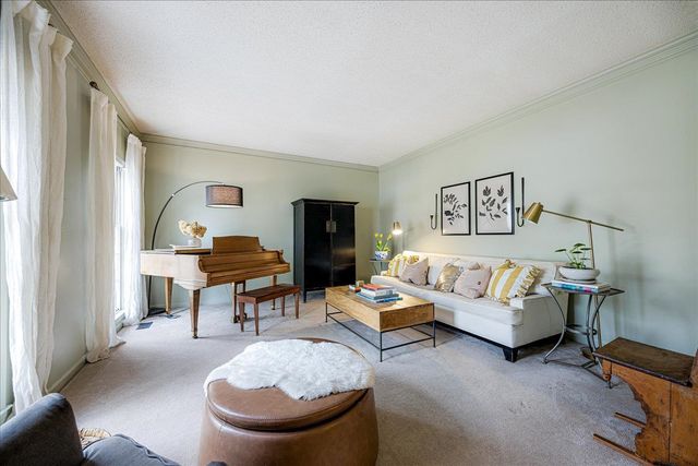 8386 CREEK BRIDGE DR, Germantown, TN 38138