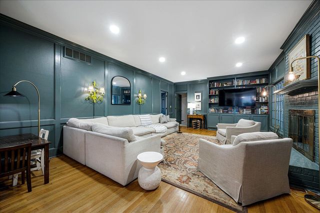 8386 CREEK BRIDGE DR, Germantown, TN 38138