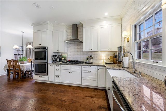 8386 CREEK BRIDGE DR, Germantown, TN 38138