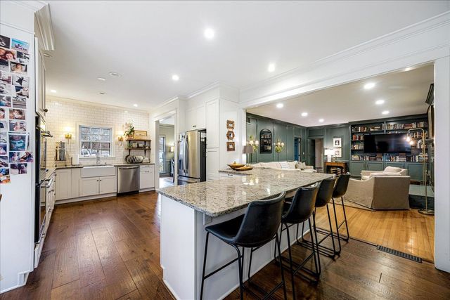 8386 CREEK BRIDGE DR, Germantown, TN 38138