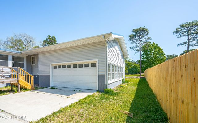 5685 Watts Road SW, Ocean Isle Beach, NC 28469