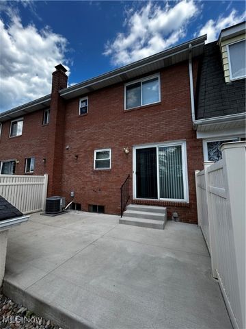 2742 Juno Place, Fairlawn, OH 44333