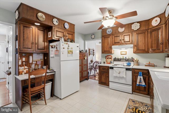 863 HUNTERS RUN RD, Pottstown, PA 19465