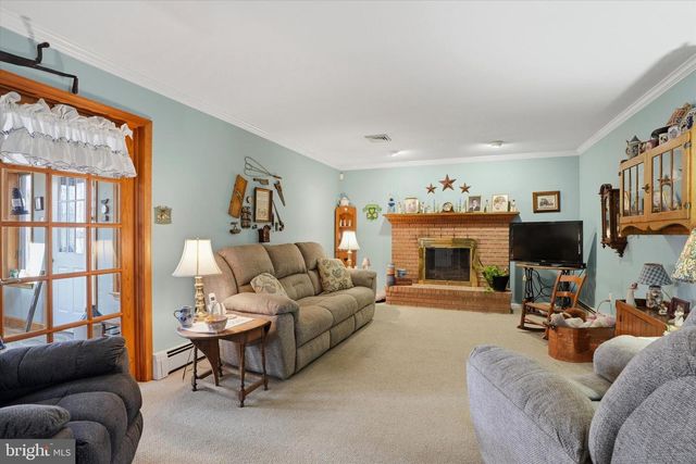 863 HUNTERS RUN RD, Pottstown, PA 19465