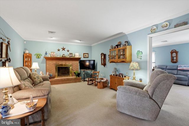 863 HUNTERS RUN RD, Pottstown, PA 19465