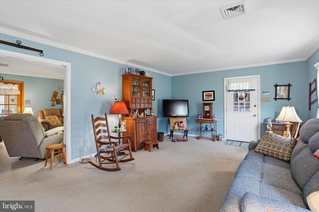 863 HUNTERS RUN RD, Pottstown, PA 19465