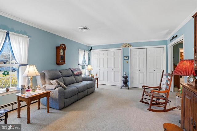 863 HUNTERS RUN RD, Pottstown, PA 19465