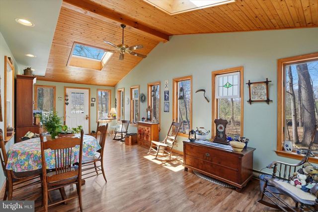 863 HUNTERS RUN RD, Pottstown, PA 19465