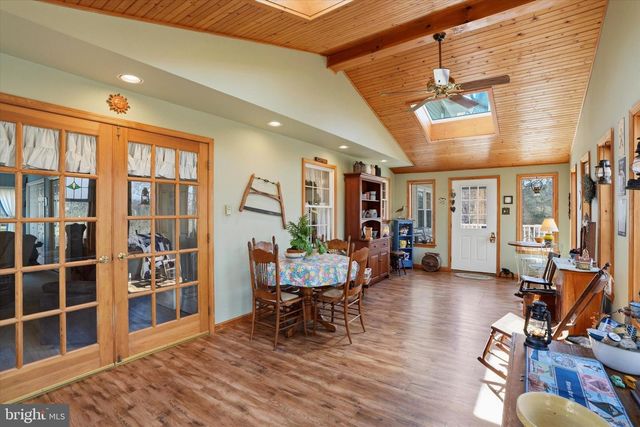 863 HUNTERS RUN RD, Pottstown, PA 19465