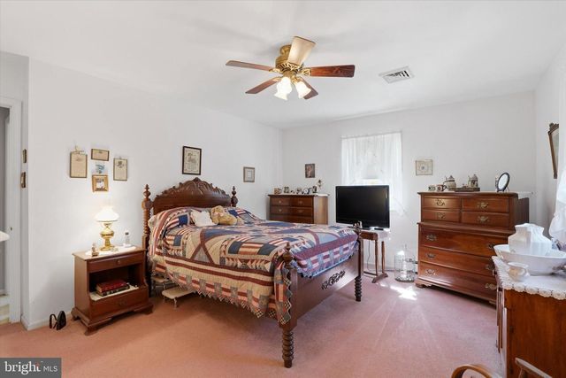 863 HUNTERS RUN RD, Pottstown, PA 19465