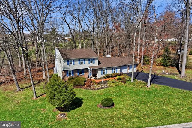 863 HUNTERS RUN RD, Pottstown, PA 19465