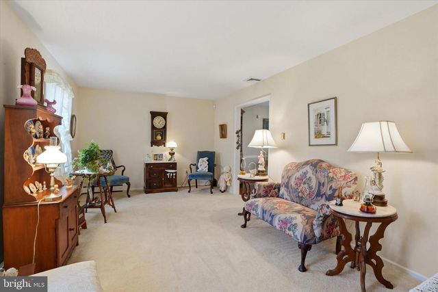 863 HUNTERS RUN RD, Pottstown, PA 19465