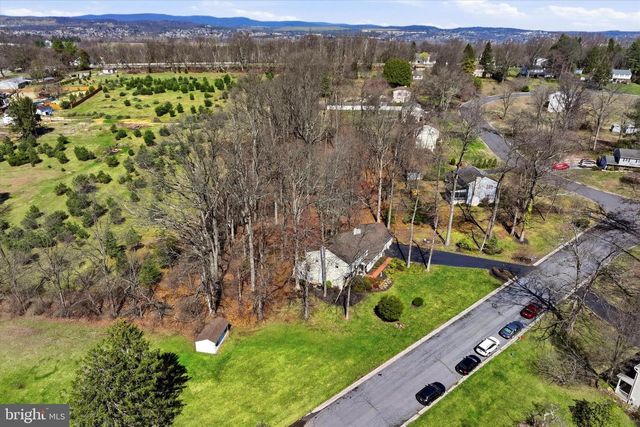 863 HUNTERS RUN RD, Pottstown, PA 19465