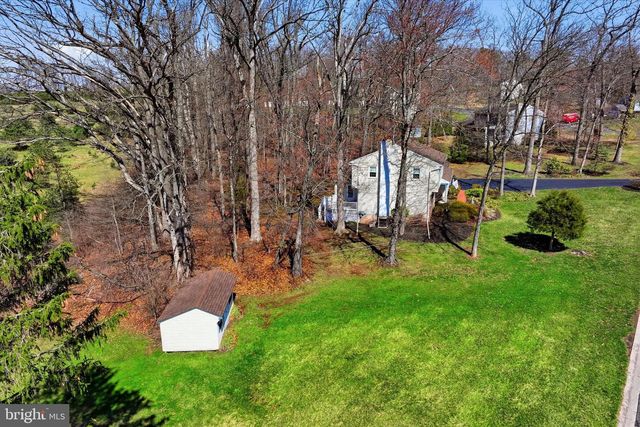 863 HUNTERS RUN RD, Pottstown, PA 19465