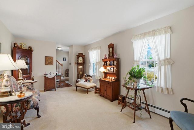 863 HUNTERS RUN RD, Pottstown, PA 19465