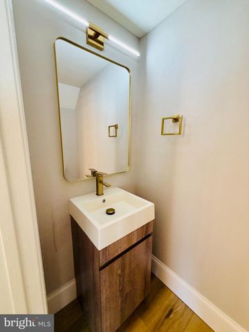 1 LOGAN CT, Sicklerville, NJ 08081