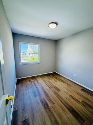1 LOGAN CT, Sicklerville, NJ 08081