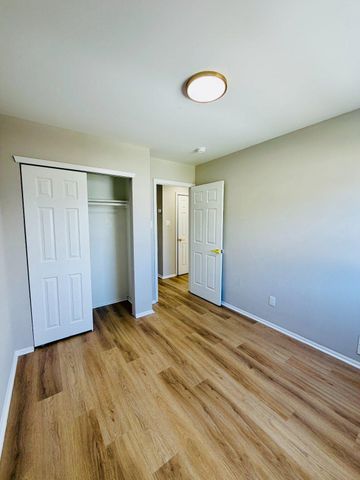 1 LOGAN CT, Sicklerville, NJ 08081