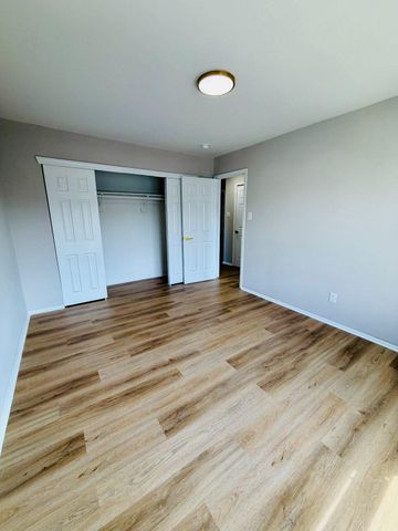 1 LOGAN CT, Sicklerville, NJ 08081