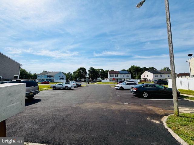 1 LOGAN CT, Sicklerville, NJ 08081