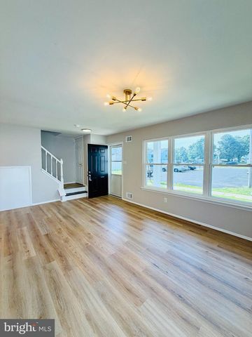 1 LOGAN CT, Sicklerville, NJ 08081