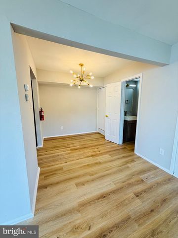 1 LOGAN CT, Sicklerville, NJ 08081