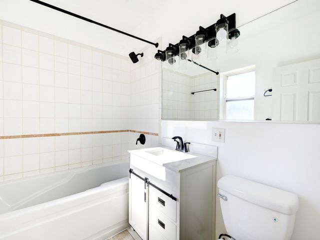 757 S Independence Boulevard 3S, Chicago, IL 60624