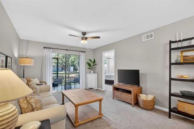 6033 34TH STREET W 145, Bradenton, FL 34210