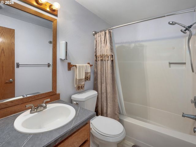 5137 Ne STABLE Dr, Hillsboro, OR 97124